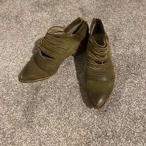 GREEN size 38 Free People booties EUC